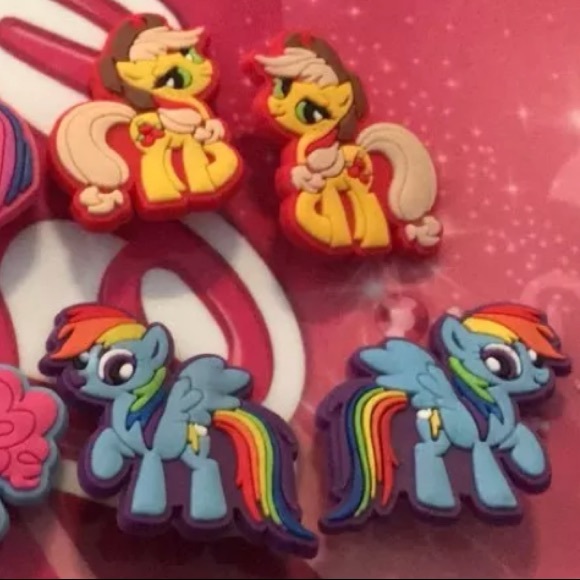 🦄1 My Little Pony Mystery Pin. - Picture 3 of 3